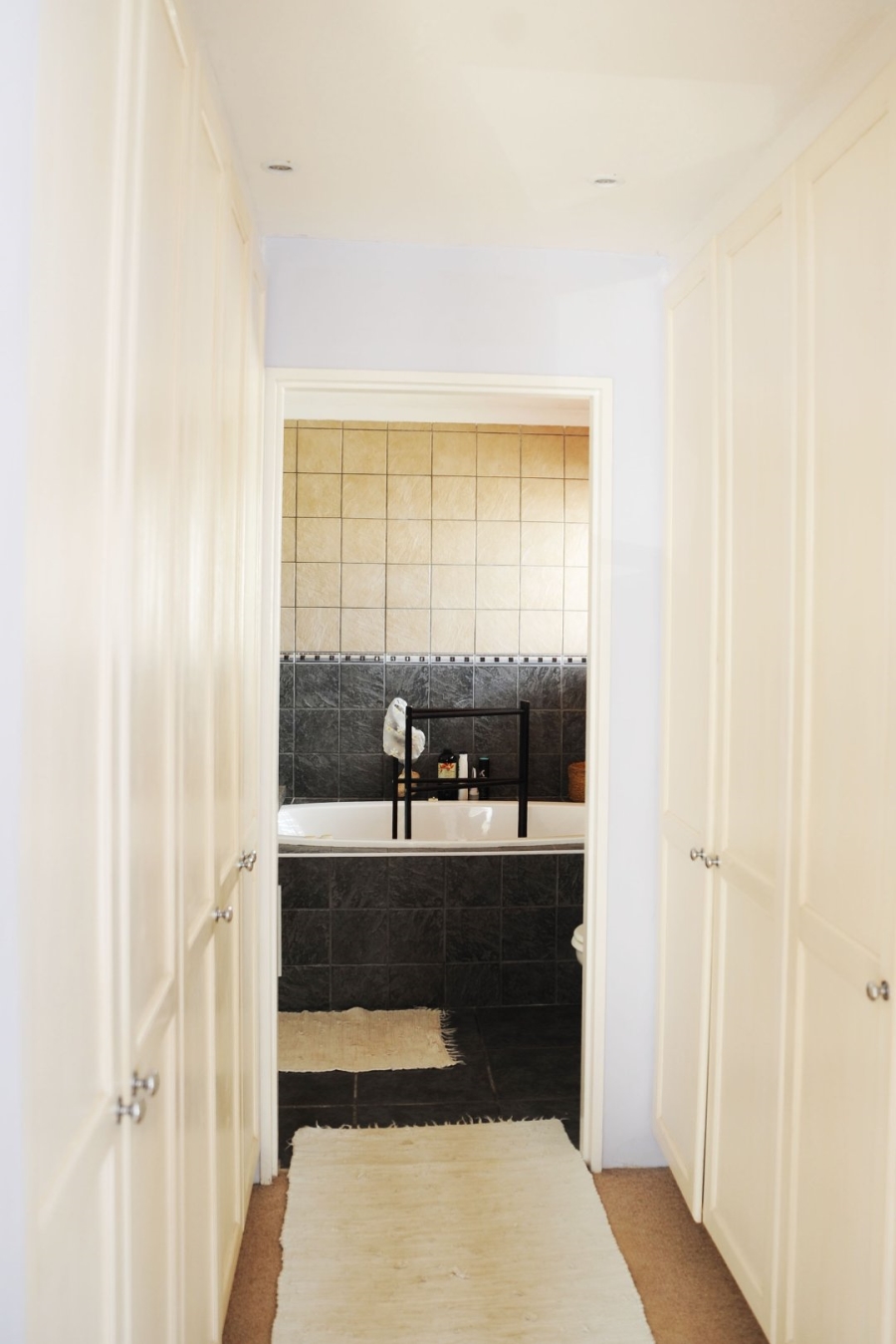 To Let 5 Bedroom Property for Rent in Paradise Beach Western Cape